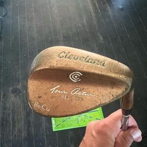 Cleveland BeCu 60* wedge w/ new grip